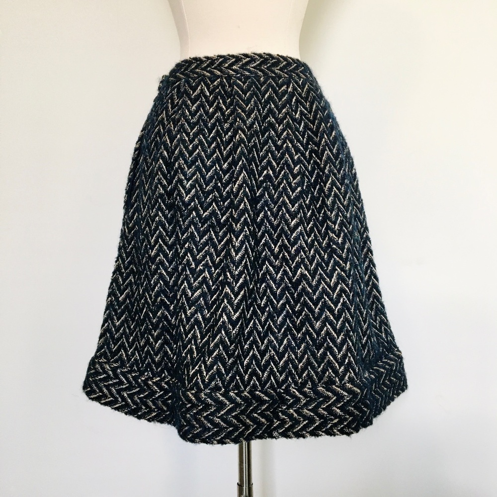 DVF Wool Blend A Line Mid Skirt Chevron Knit Navy Blue Silver Retro
